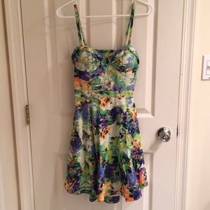 Jessica Simpson Floral Summer Dress Size Small
